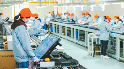 大屏低價時代 智能電視為何越來越便宜？